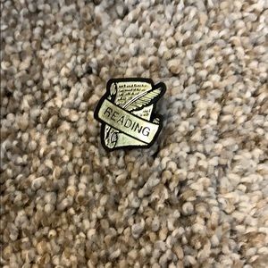 Reading pin